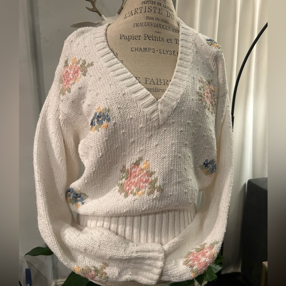 vintage Liz Sport V-neck sweater